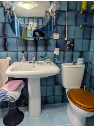 Baño de Casa adosada en venta en Fuerte del Rey con Aire acondicionado, Calefacción y Trastero