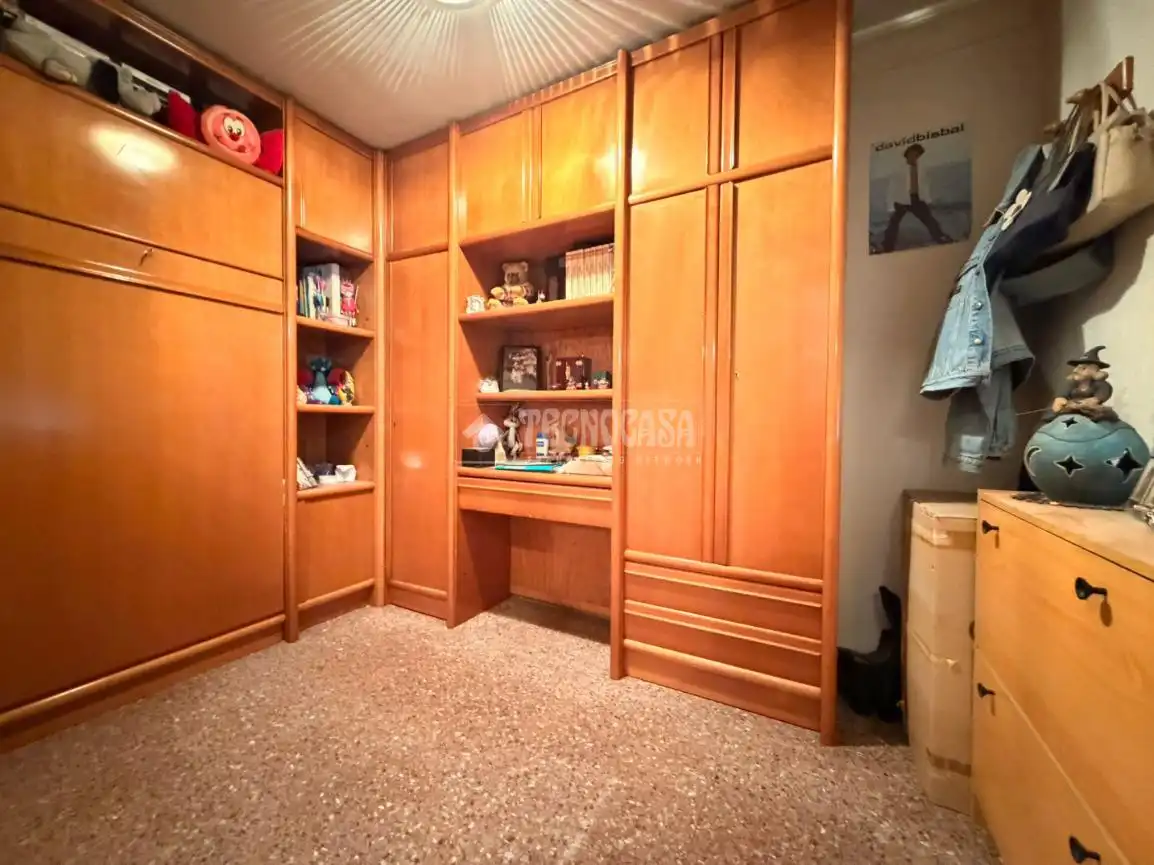 Habitación de Piso en venta en Madrid con Terraza y Balcón
