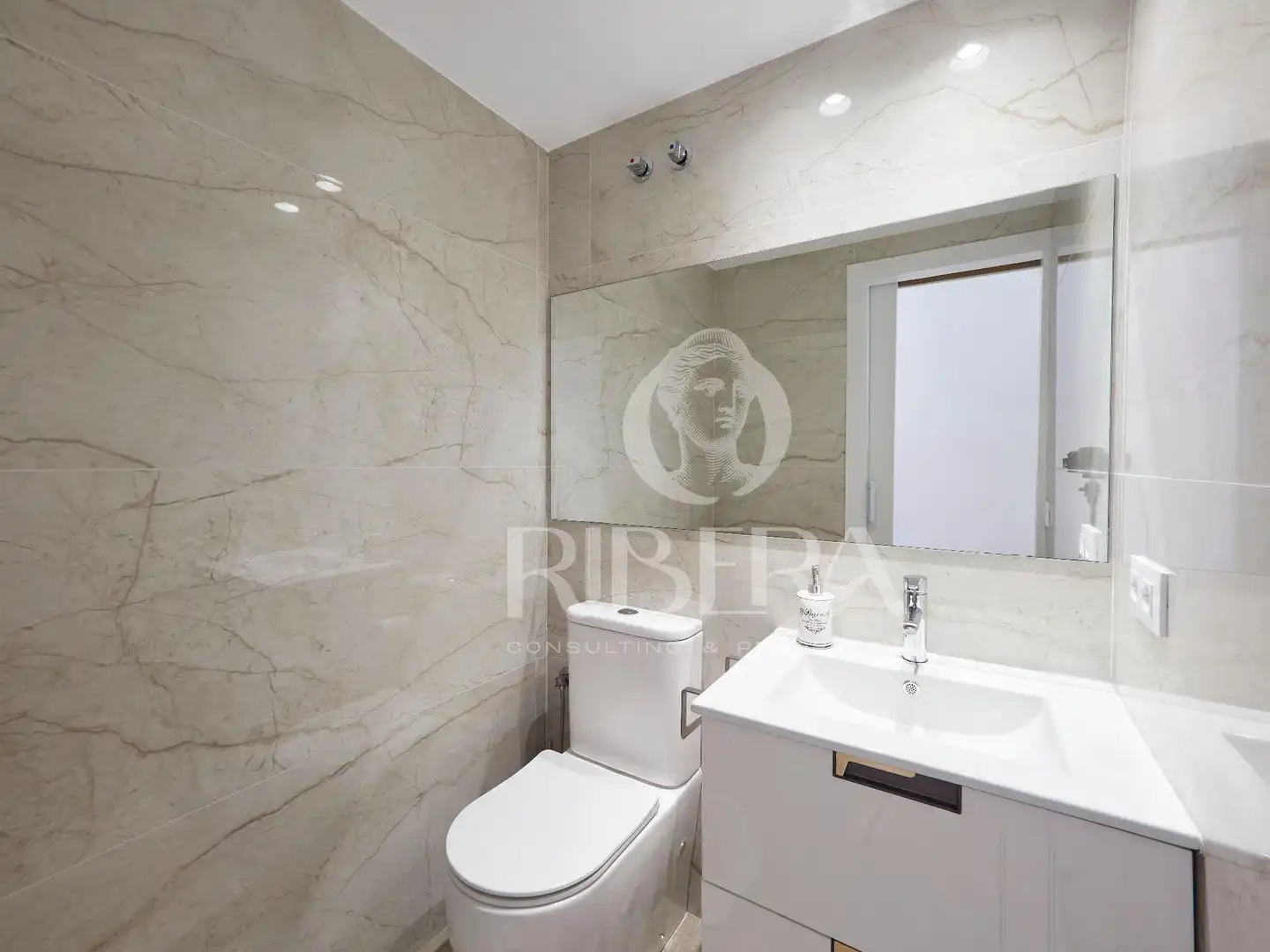 Badezimmer von Dachboden zum Verkauf in Valencia mit Klimaanlage, Terrasse und Abstellraum