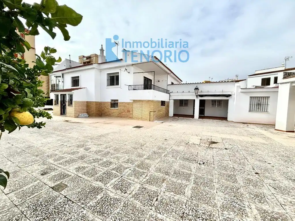 Vista exterior de Casa o xalet en venda en La Antilla amb Terrassa i Traster
