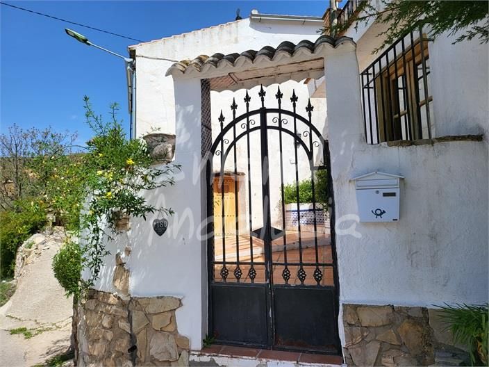 Country house for sale in Villanueva de Algaidas  with Terrace and Swimming Pool