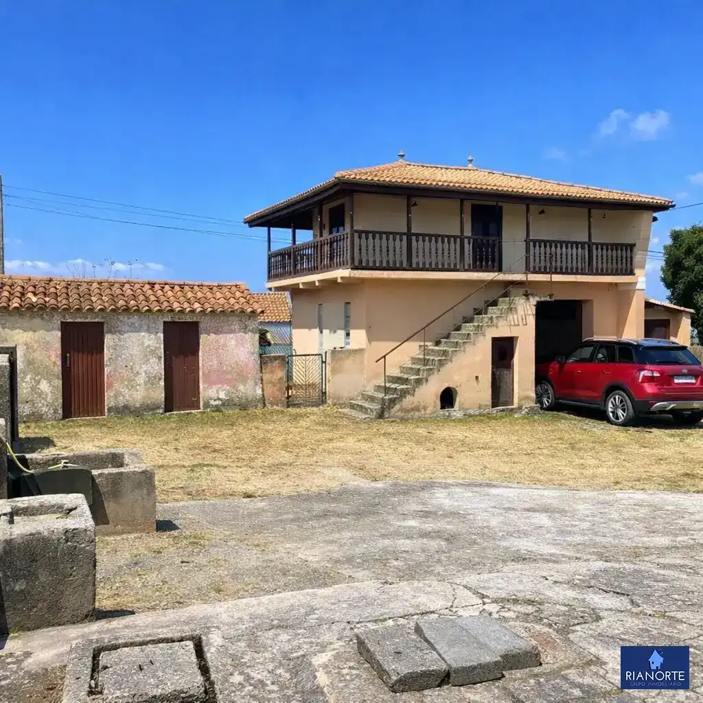 Vista exterior de Casa o xalet en venda en Gozón amb Calefacció, Jardí privat i Traster