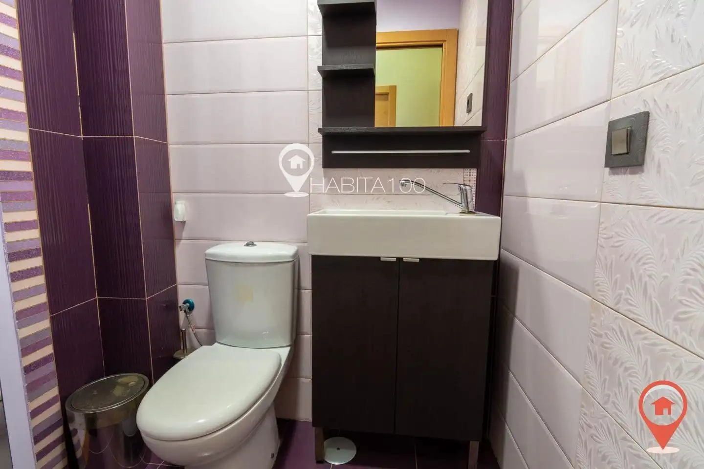 Bathroom of Commercial properties for sale in Cuenca  with Air Conditioner