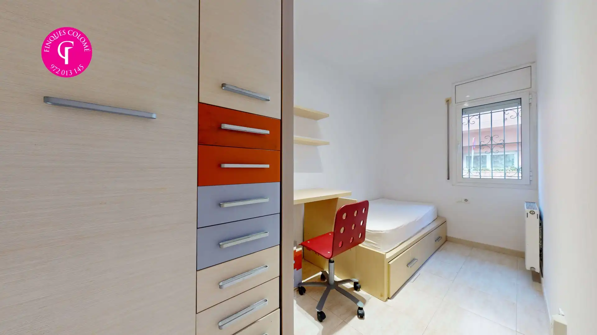 Dormitori de Planta baixa en venda en Girona amb Aire condicionat, Calefacció i Terrassa