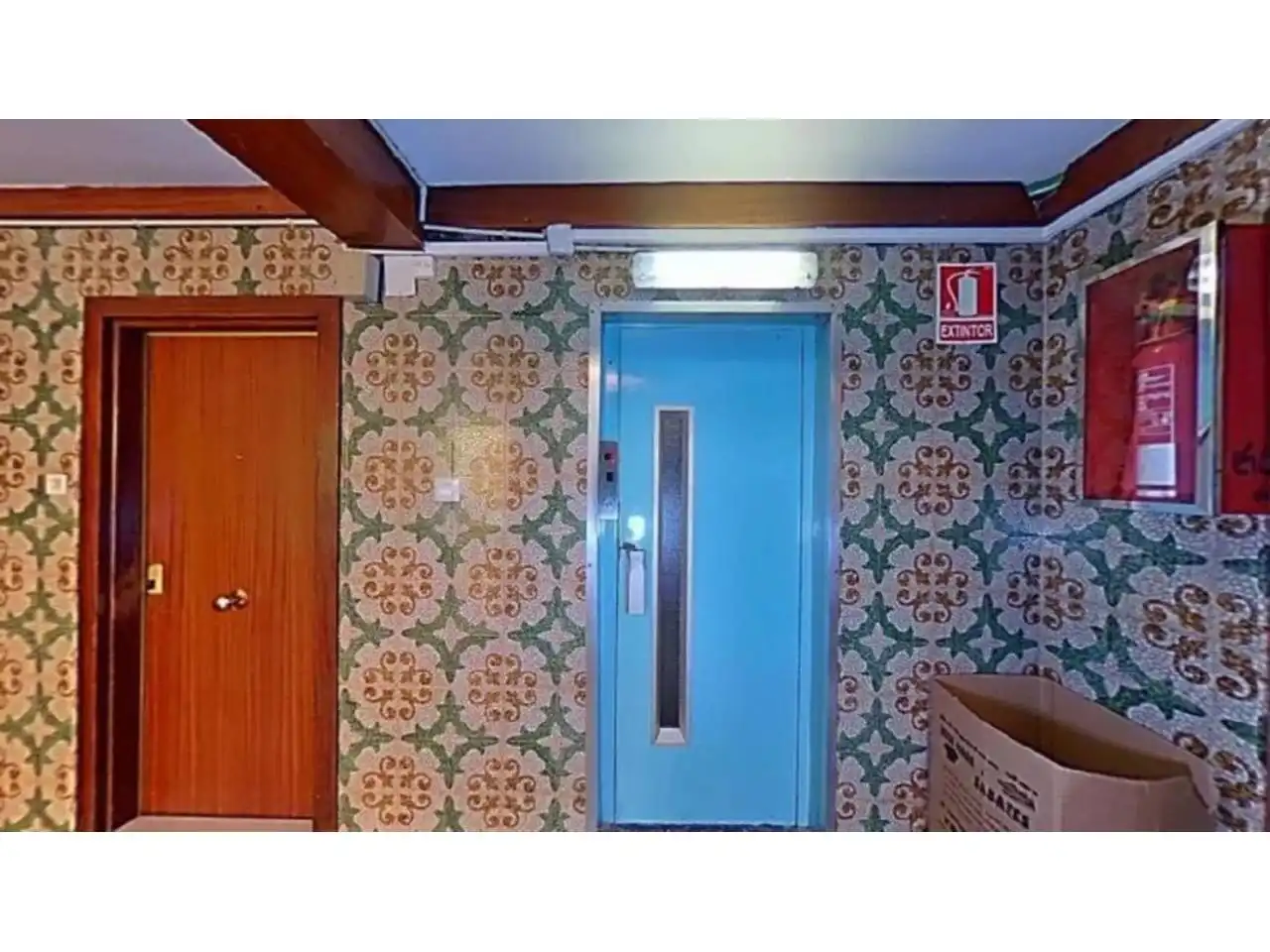 Flat for sale in Badalona  with Air Conditioner