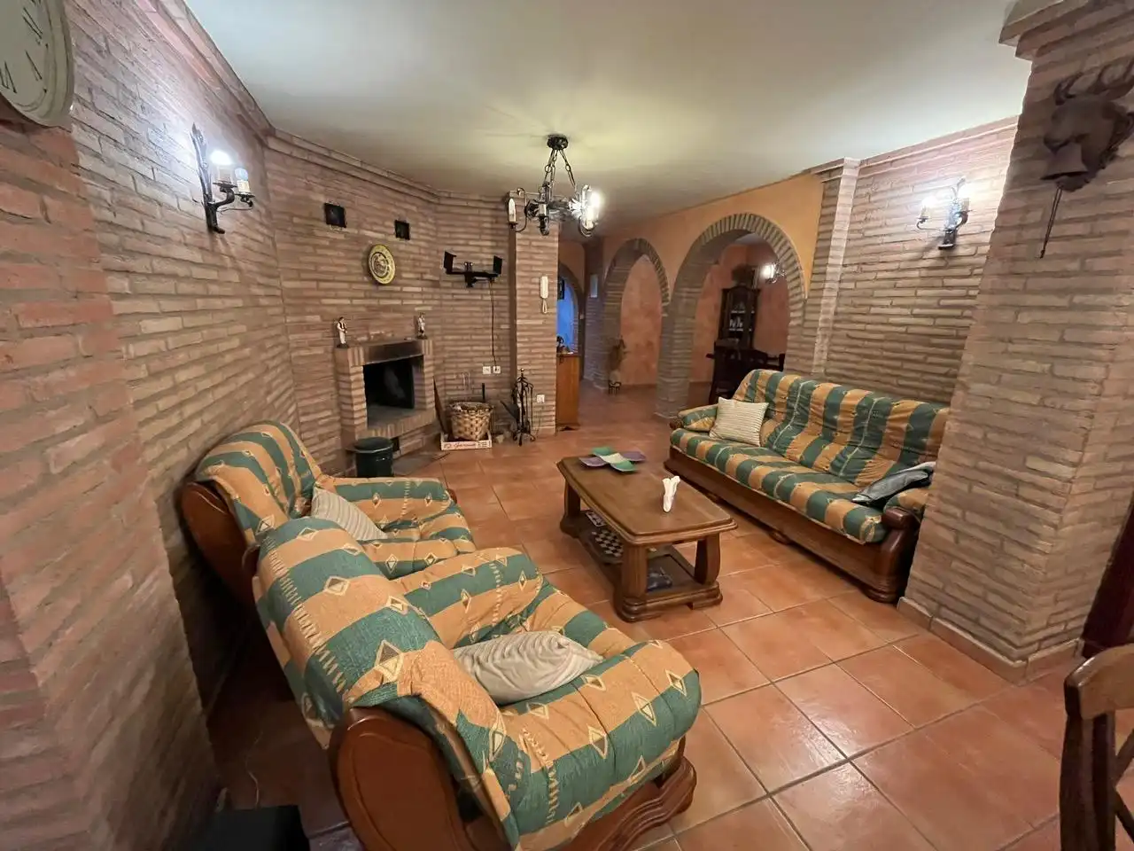 Sala de estar de Casa adosada en venta en Zaragoza con Aire acondicionado, Calefacción y Jardín privado
