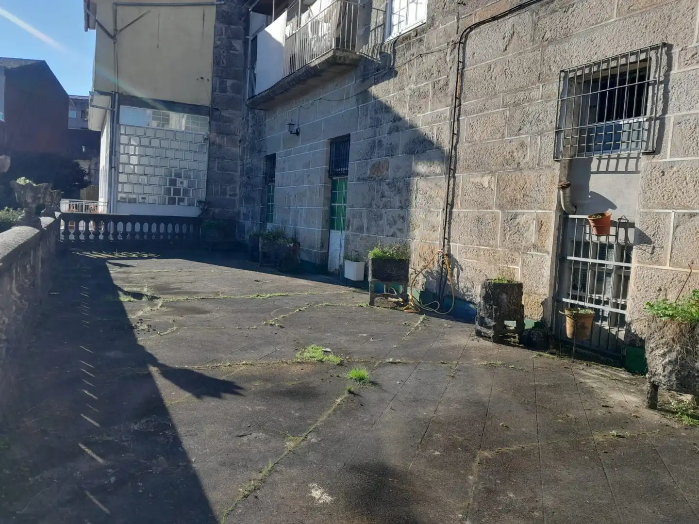 Außenansicht von Gebäude zum Verkauf in Mondariz