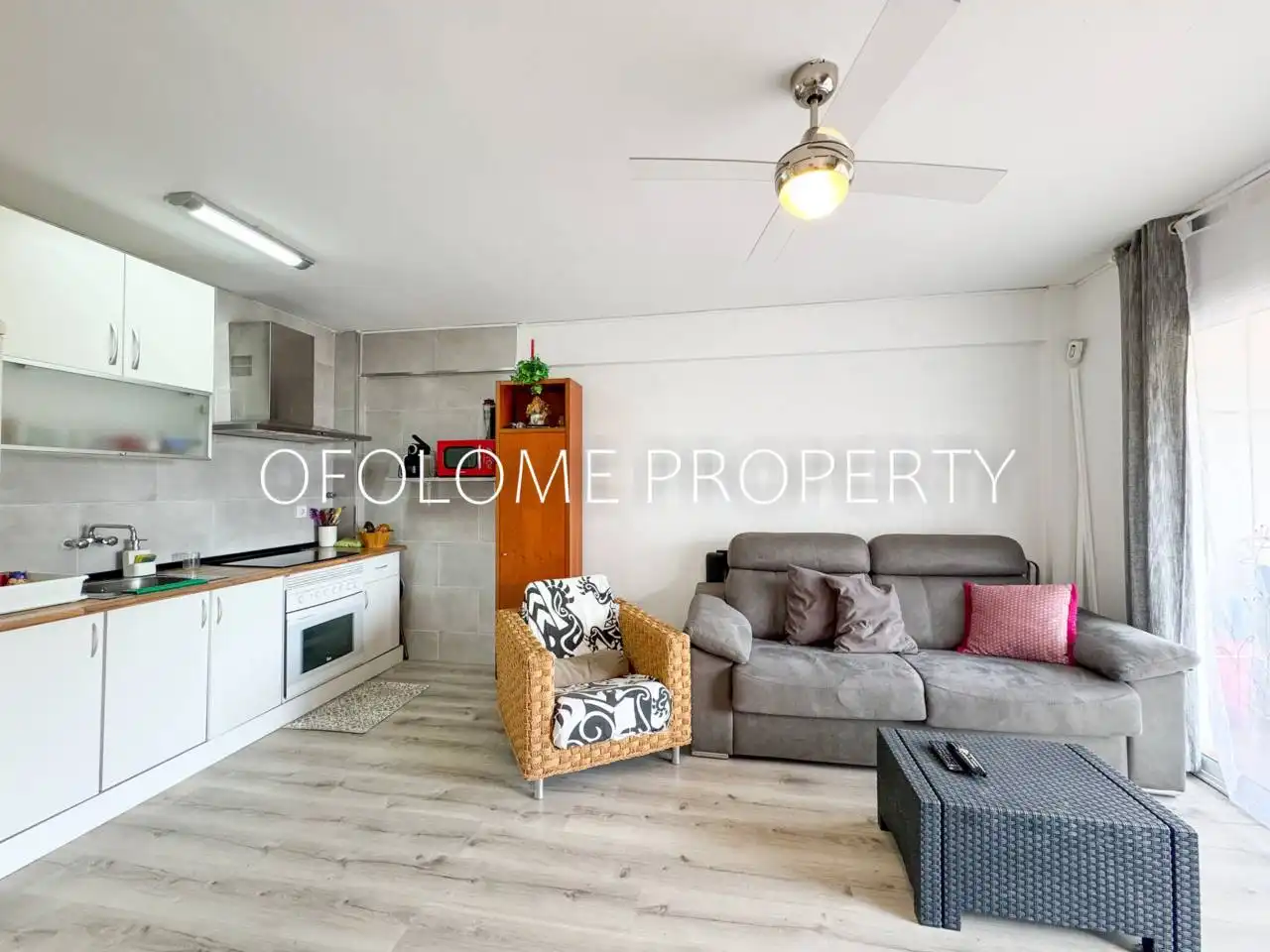 Wohnzimmer von Wohnung zum Verkauf in Salou mit Parkett, Balkon und Alarm