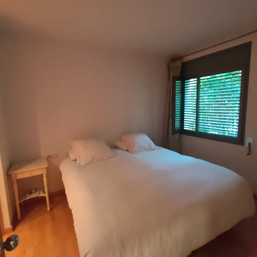 Schlafzimmer von Wohnung zur Miete in Sant Cugat del Vallès mit Klimaanlage, Parkett und Terrasse