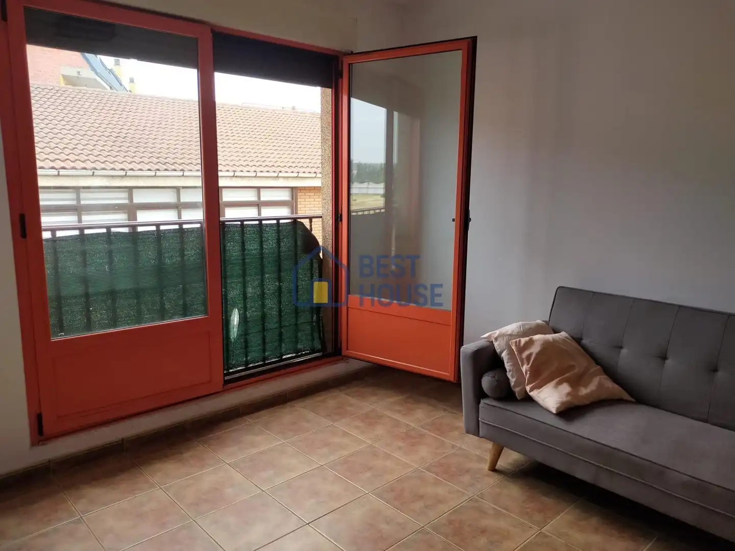 Terrassa de Apartament de lloguer en León Capital  amb Calefacció i Moblat