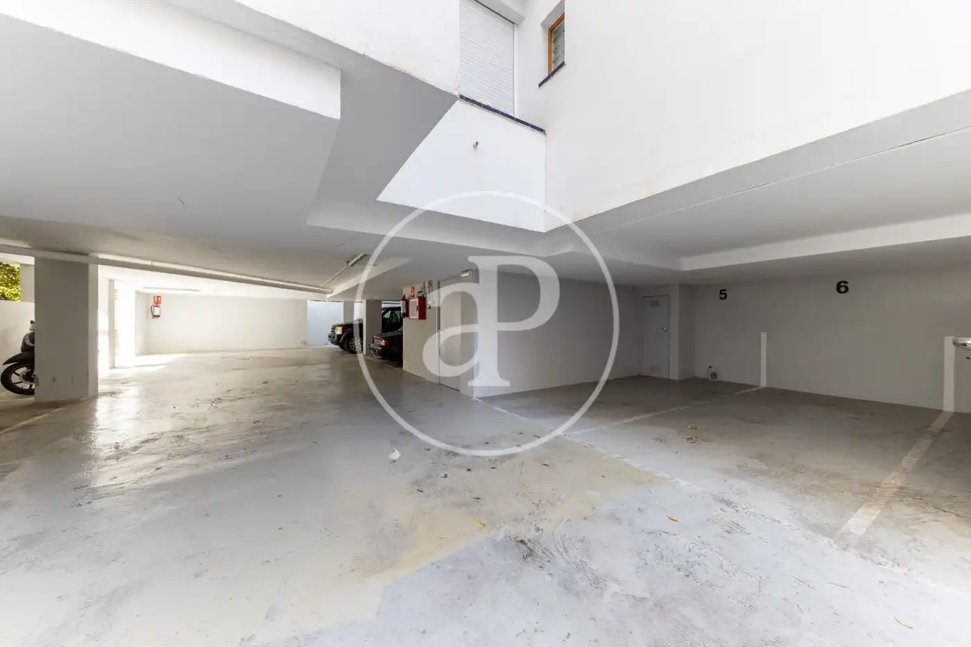 Parkplatz von Wohnung zur Miete in  Palma de Mallorca mit Klimaanlage, Heizung und Privatgarten