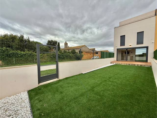 Casa adosada en Venta en Riumors