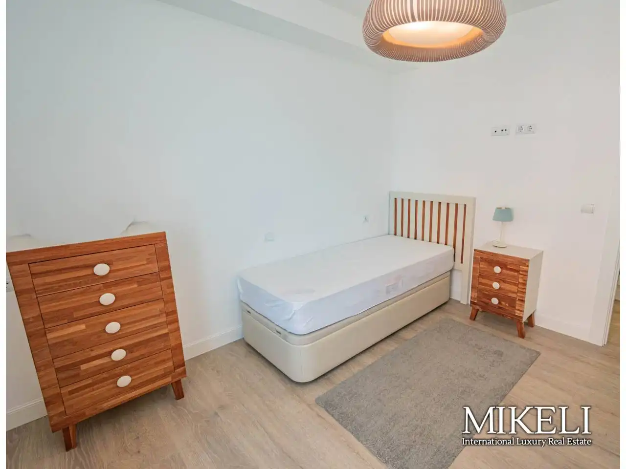 Schlafzimmer von Wohnung zur Miete in Santander mit Heizung und Möbliert