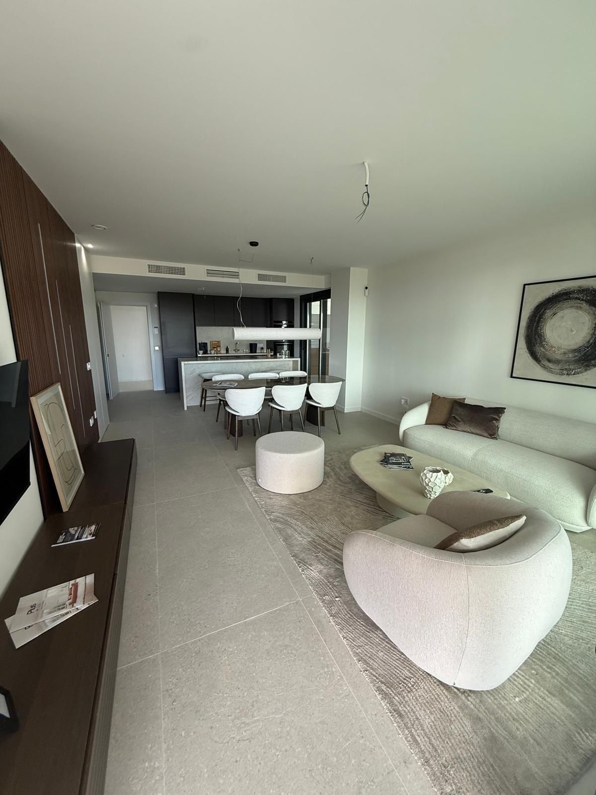 Sala d'estar de Planta baixa en venda en Benalmádena amb Aire condicionat, Jardí privat i Terrassa