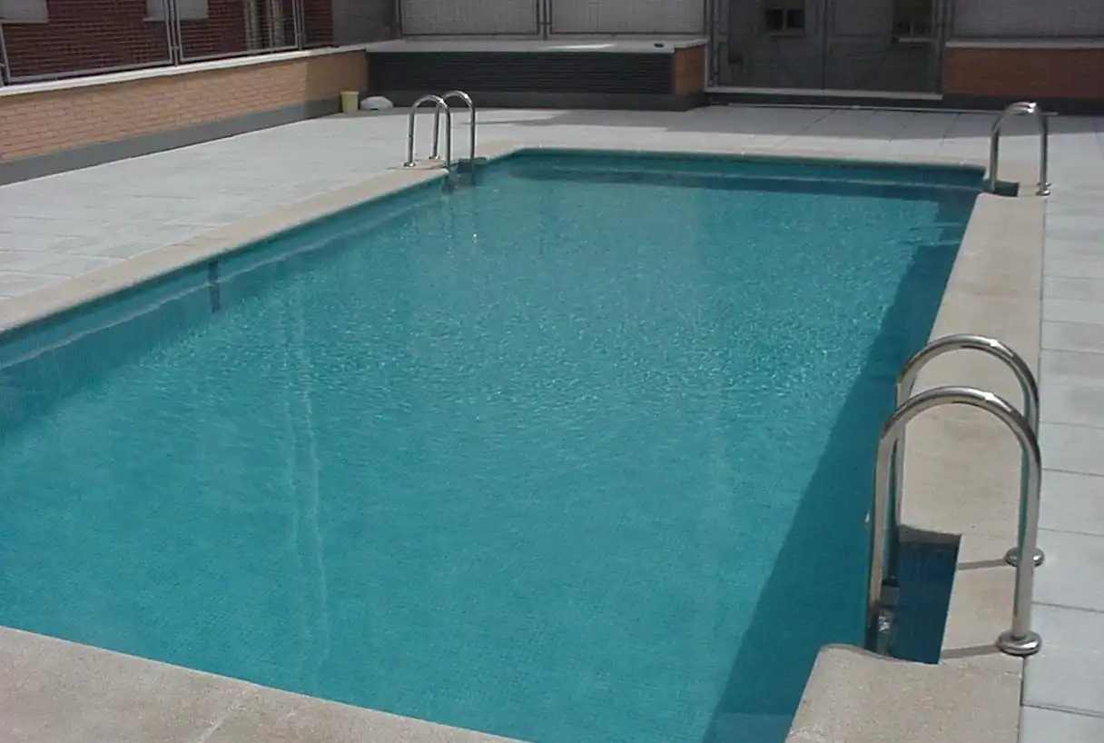 Piscina de Planta baja en venta en Madrid con Aire acondicionado, Calefacción y Parquet