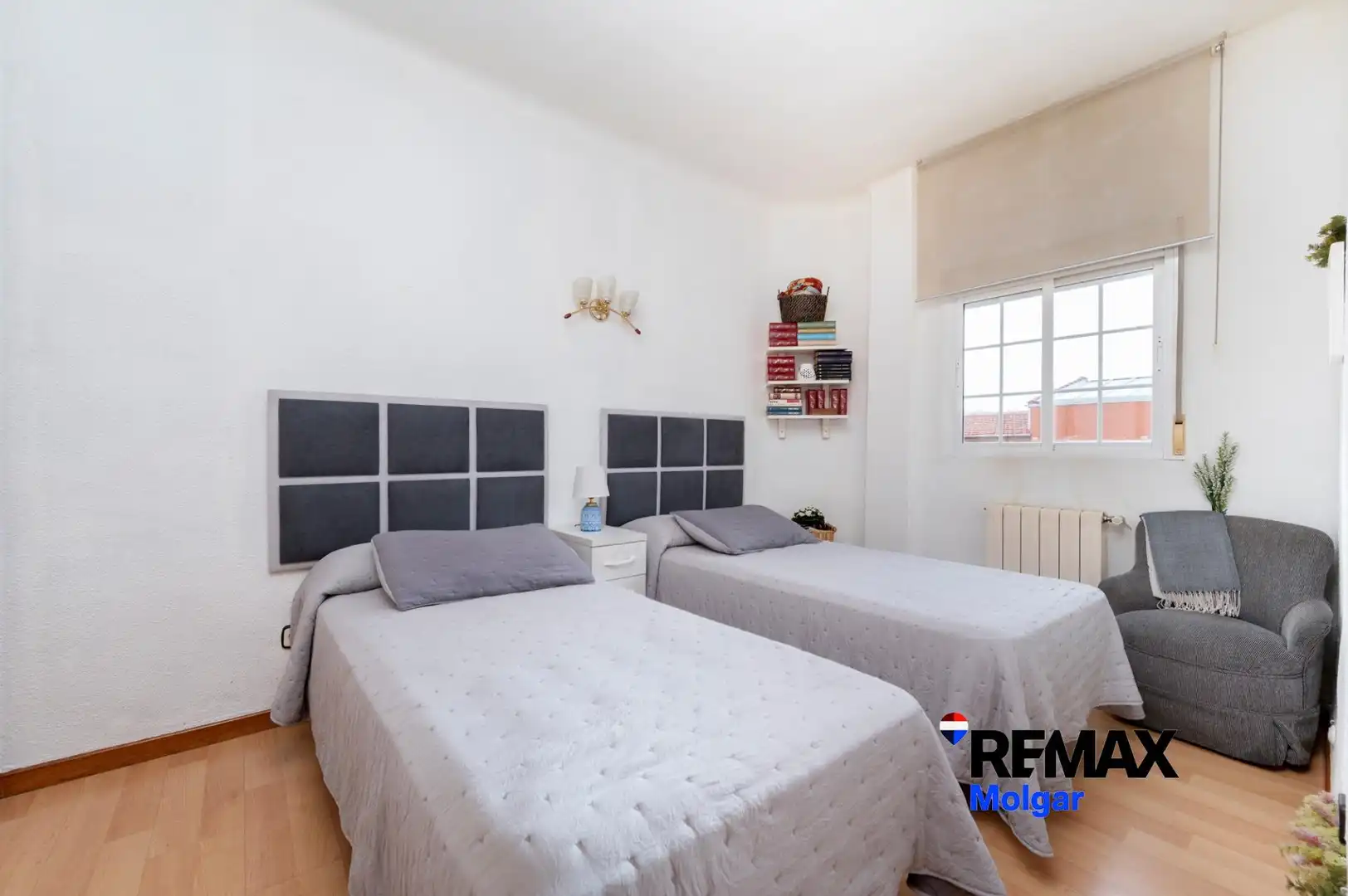 Bedroom of Flat for sale in Madrid  with Air Conditioner, Heating and Furnished