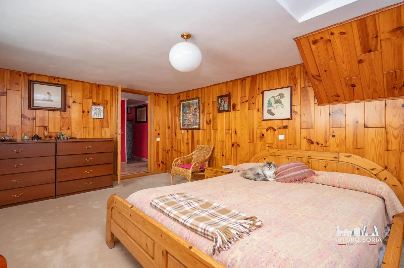 Habitación de Casa o chalet en venta en Madrid con Calefacción y Jardín privado