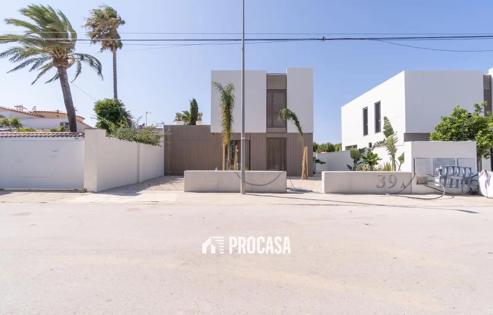 Vista exterior de Casa o xalet en venda en Empuriabrava amb Aire condicionat, Calefacció i Traster
