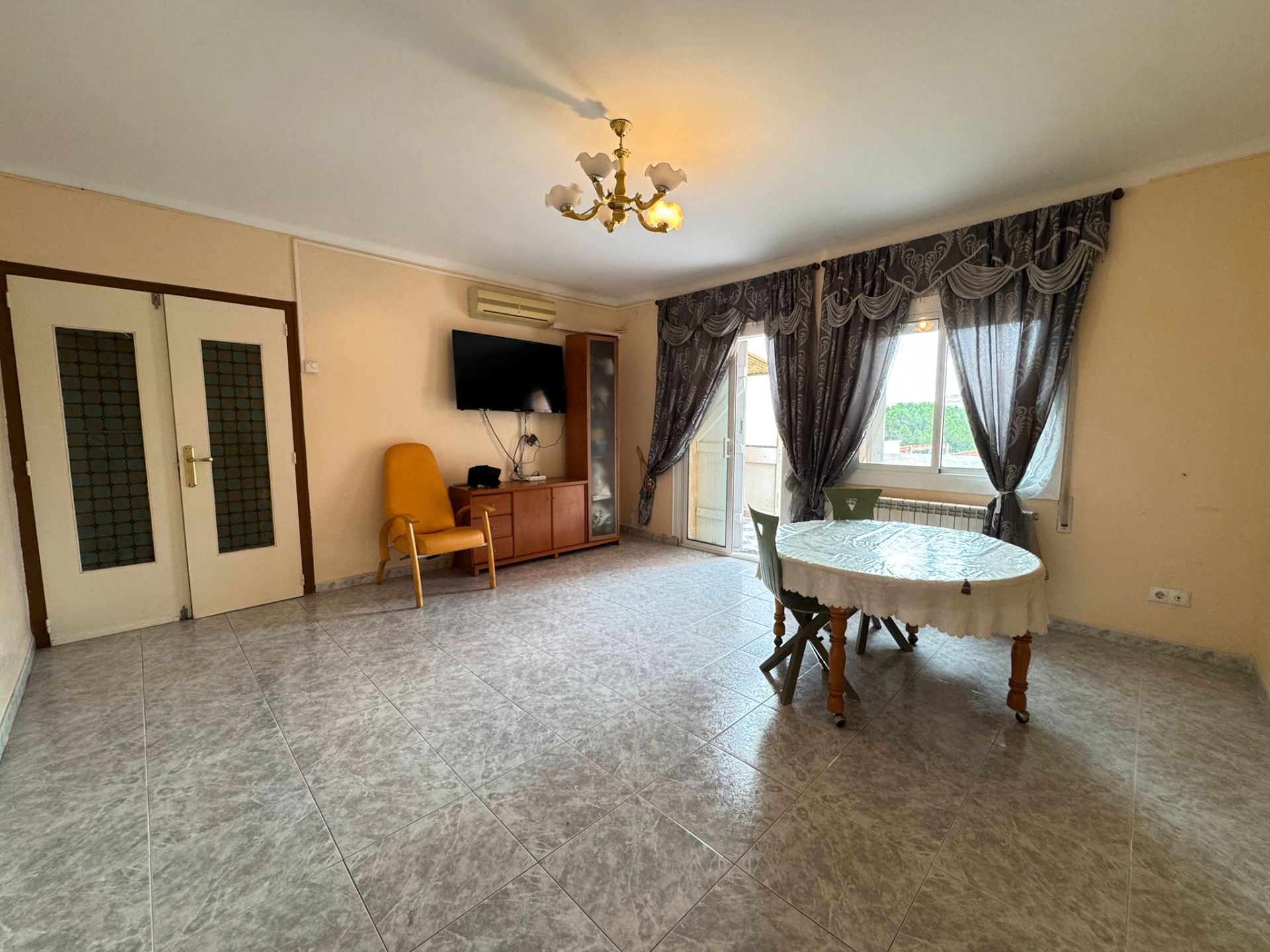 Living room of Flat for sale in Figueres  with Heating and Terrace