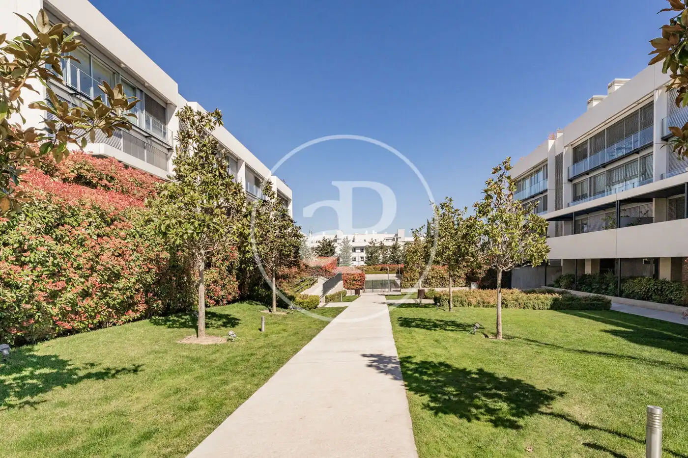 Vista exterior de Àtic en venda en Pozuelo de Alarcón amb Aire condicionat, Calefacció i Jardí privat