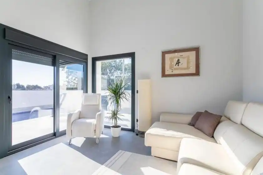 Sala d'estar de Casa o xalet en venda en Daya Nueva amb Jardí privat i Terrassa