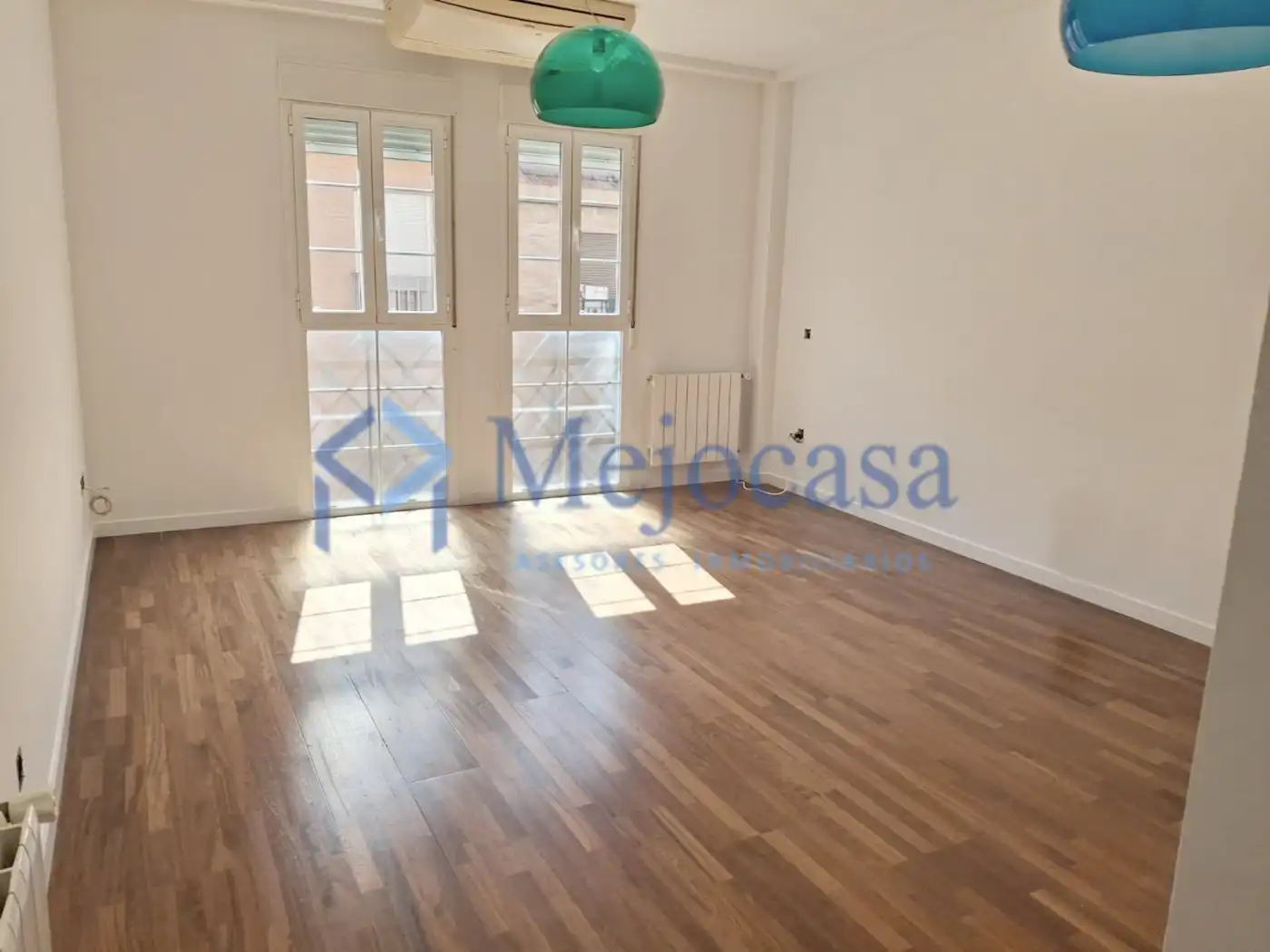 Sala d'estar de Pis en venda en Madrid amb Aire condicionat, Calefacció i Parquet