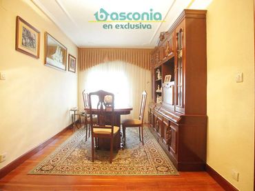 Flat with balcony for sale in Karmelo Torre Kalea