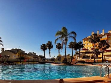 Casa a schiera con piscina in vendita a Altorreal - El Chorrico
