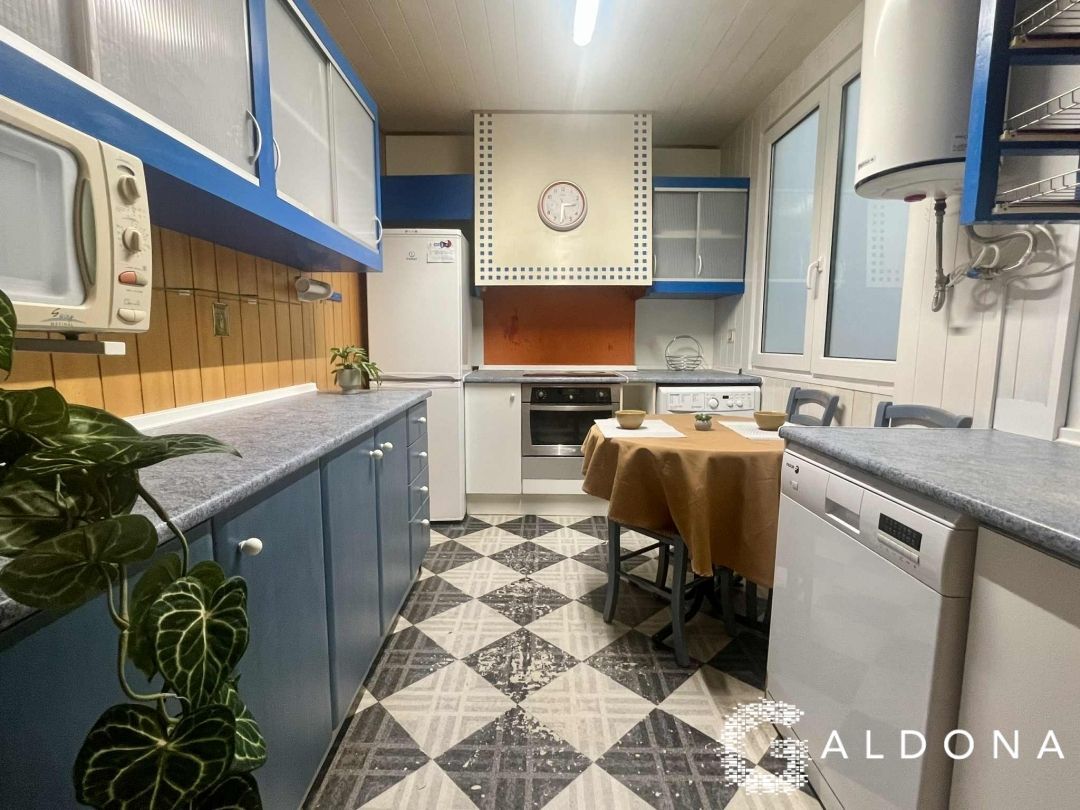 Cuina de Pis en venda en Donostia - San Sebastián  amb Terrassa