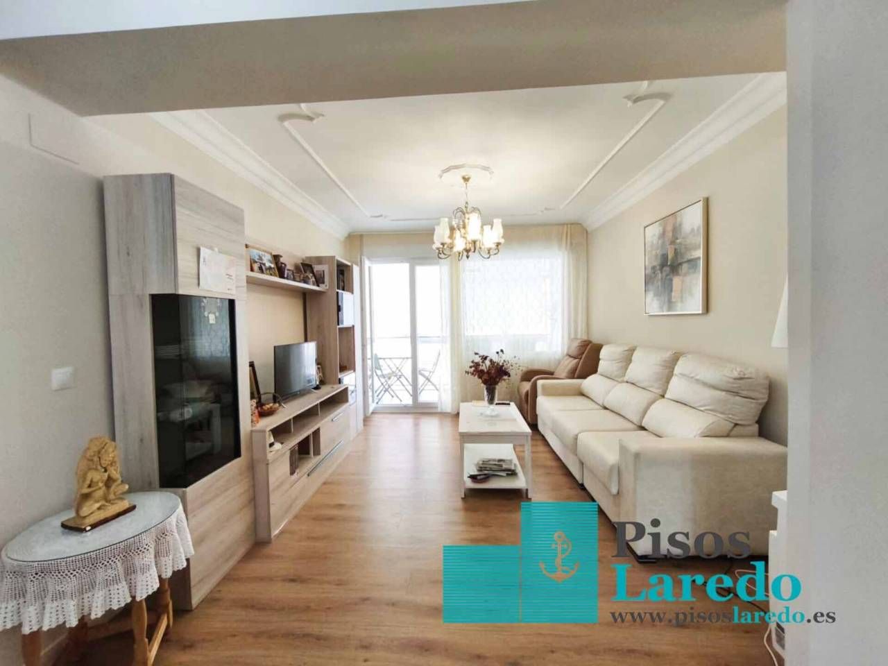Living room of Flat for sale in Laredo  with Heating, Terrace and Furnished