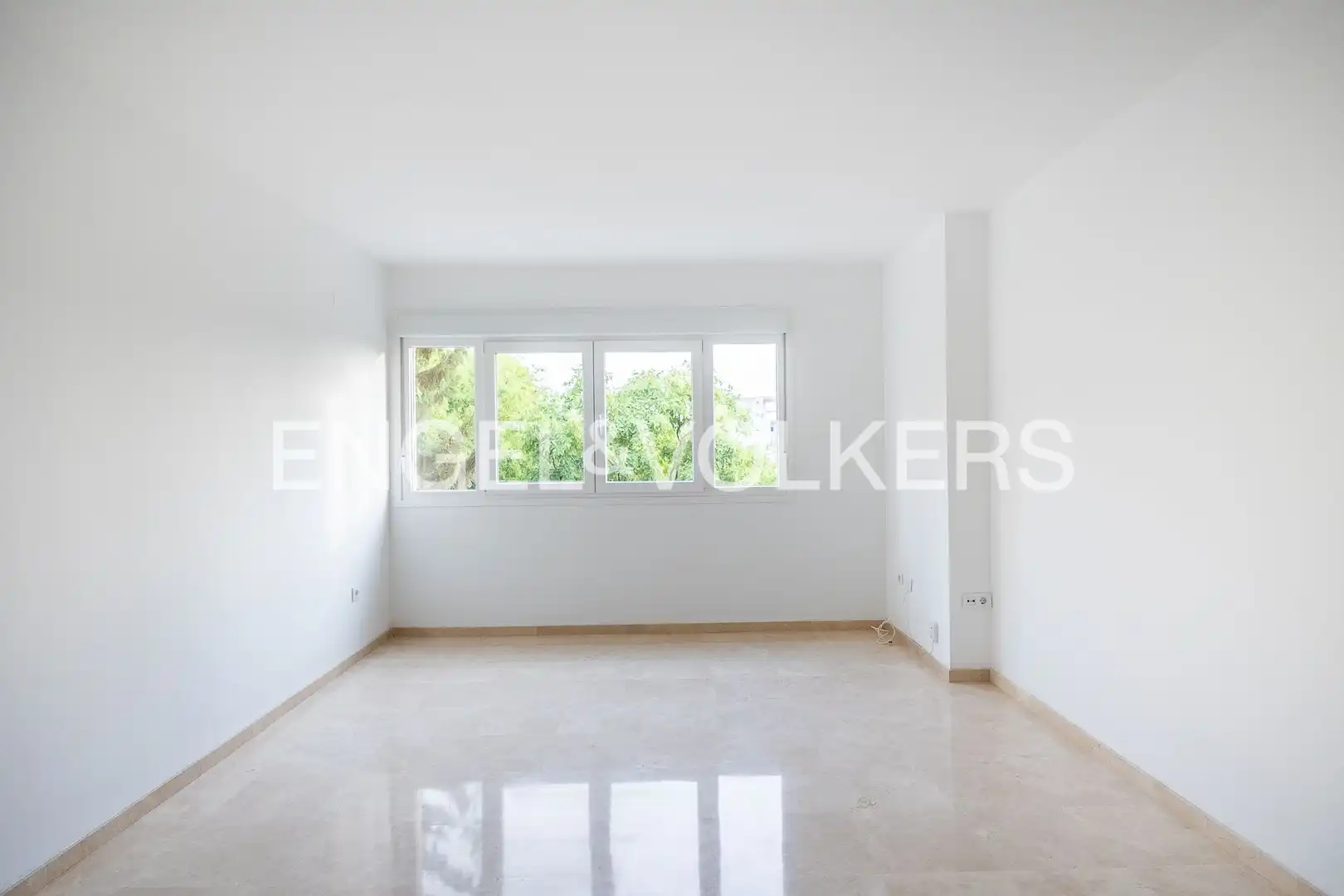 Vista exterior de Piso de alquiler en Sevilla con Aire acondicionado, Calefacción y Piscina