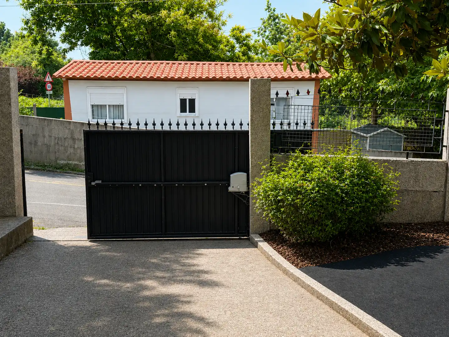Vista exterior de Casa o xalet en venda en A Cañiza   amb Calefacció, Jardí privat i Parquet