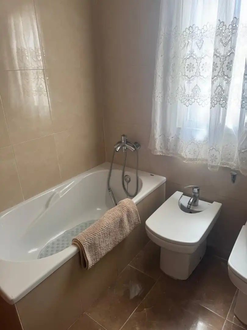 Bany de Apartament en venda en Almería amb Aire condicionat