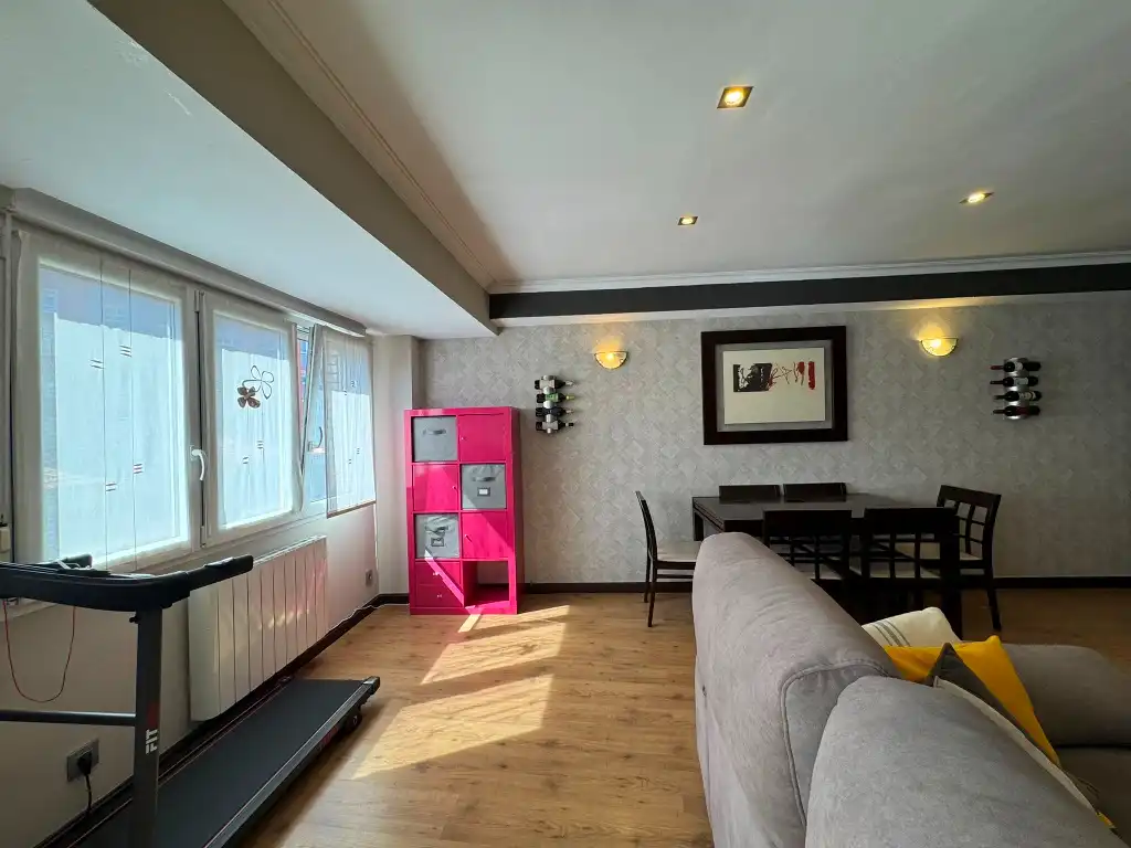 Sala de estar de Piso en venta en Gijón  con Calefacción, Parquet y Horno
