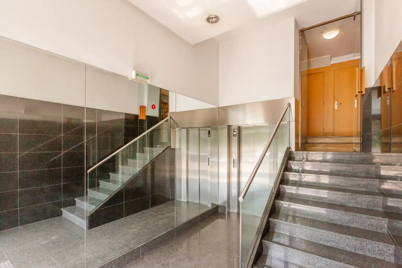 Piso en venta en  Pamplona / Iruña con Calefacción, Parquet y Terraza