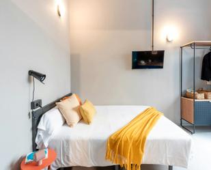 Bedroom of Flat to rent in  Barcelona Capital  with Air Conditioner, Heating and Private garden