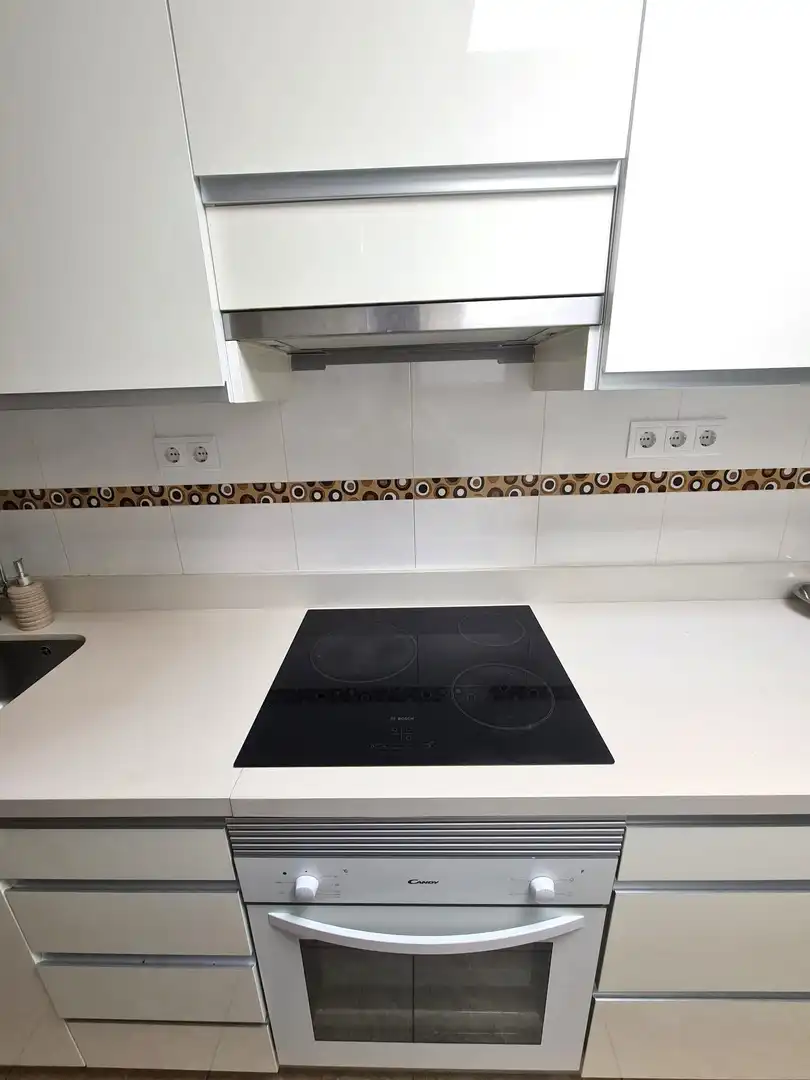 Cocina de Casa o chalet de alquiler en Santa Pola con Aire acondicionado, Jardín privado y Trastero