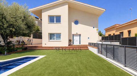 Chalet independiente con jardín de 325 m y 5 habitaciones en Can Teixidó Alella, imatge 2