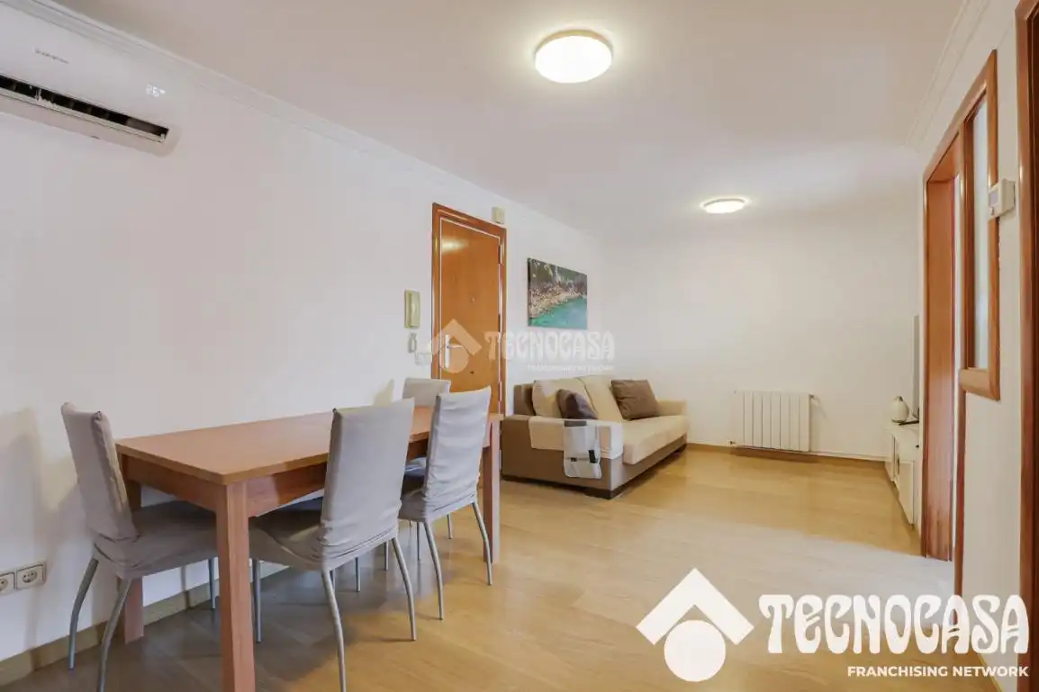 Sala d'estar de Pis en venda en Badalona amb Aire condicionat, Calefacció i Parquet