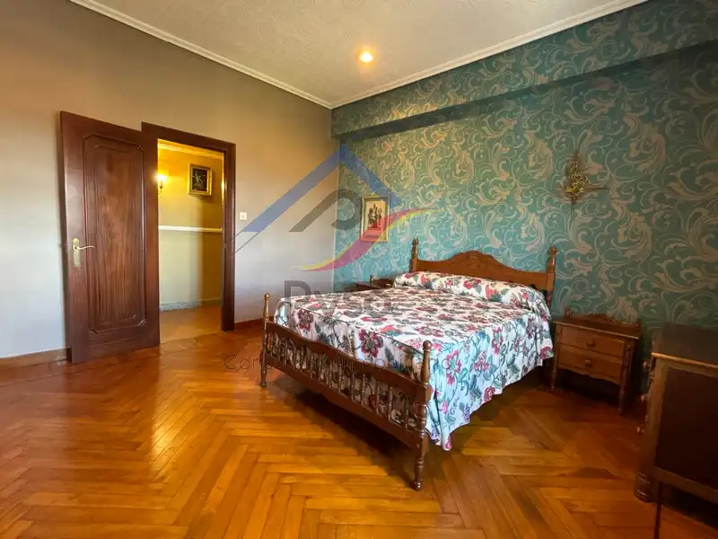 Dormitori de Casa o xalet en venda en Piélagos amb Calefacció, Jardí privat i Parquet