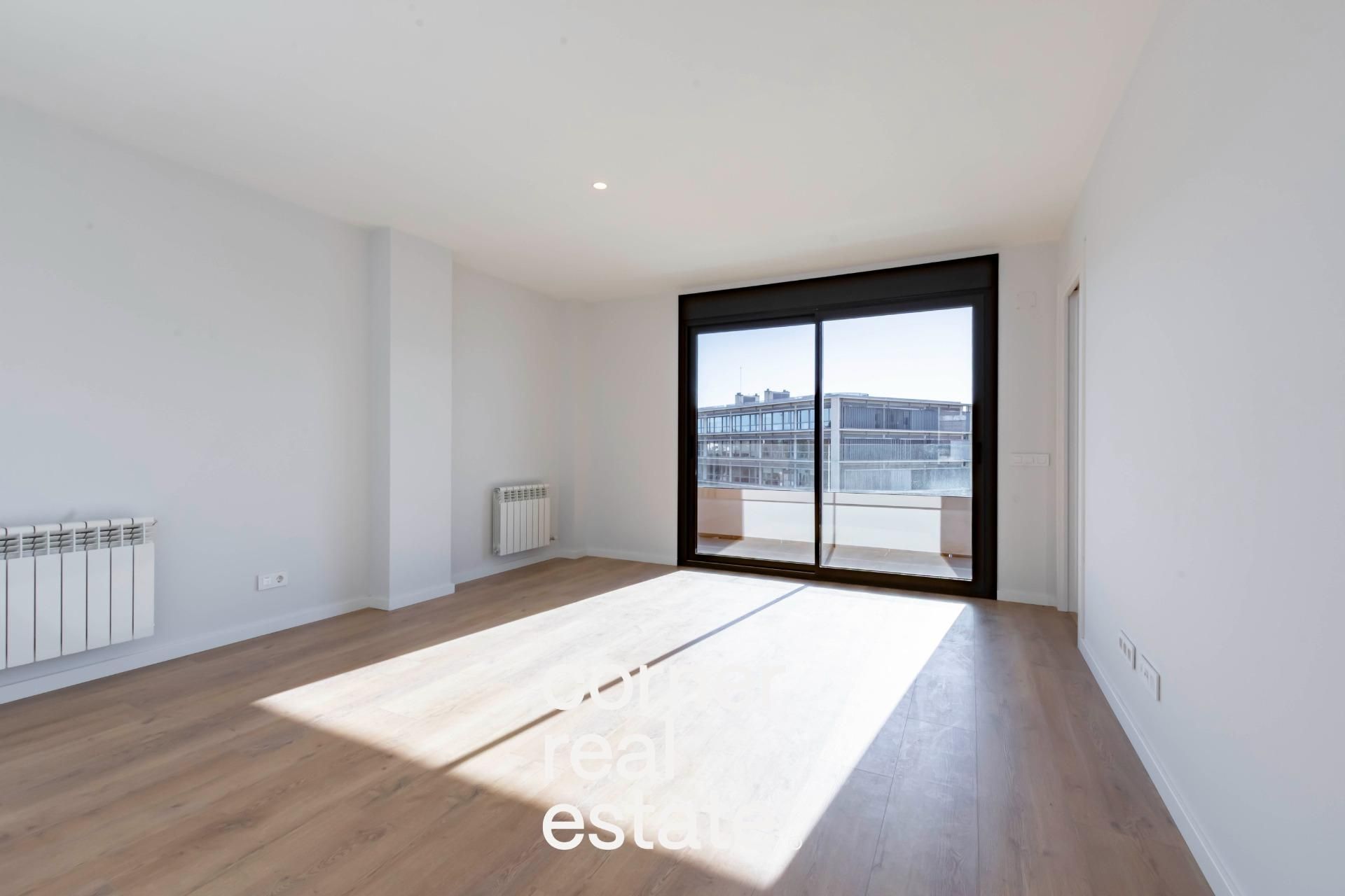 Exterior view of Flat for sale in Sant Cugat del Vallès  with Air Conditioner, Parquet flooring and Terrace