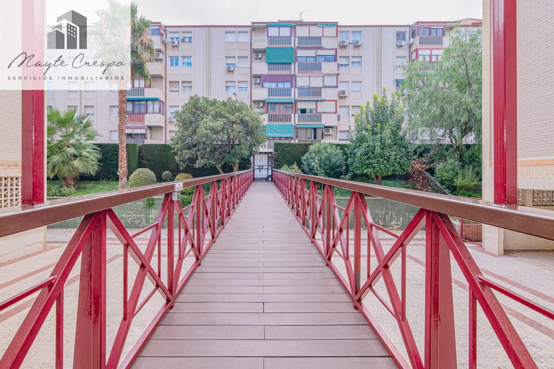 Vista exterior de Pis en venda en  Granada Capital