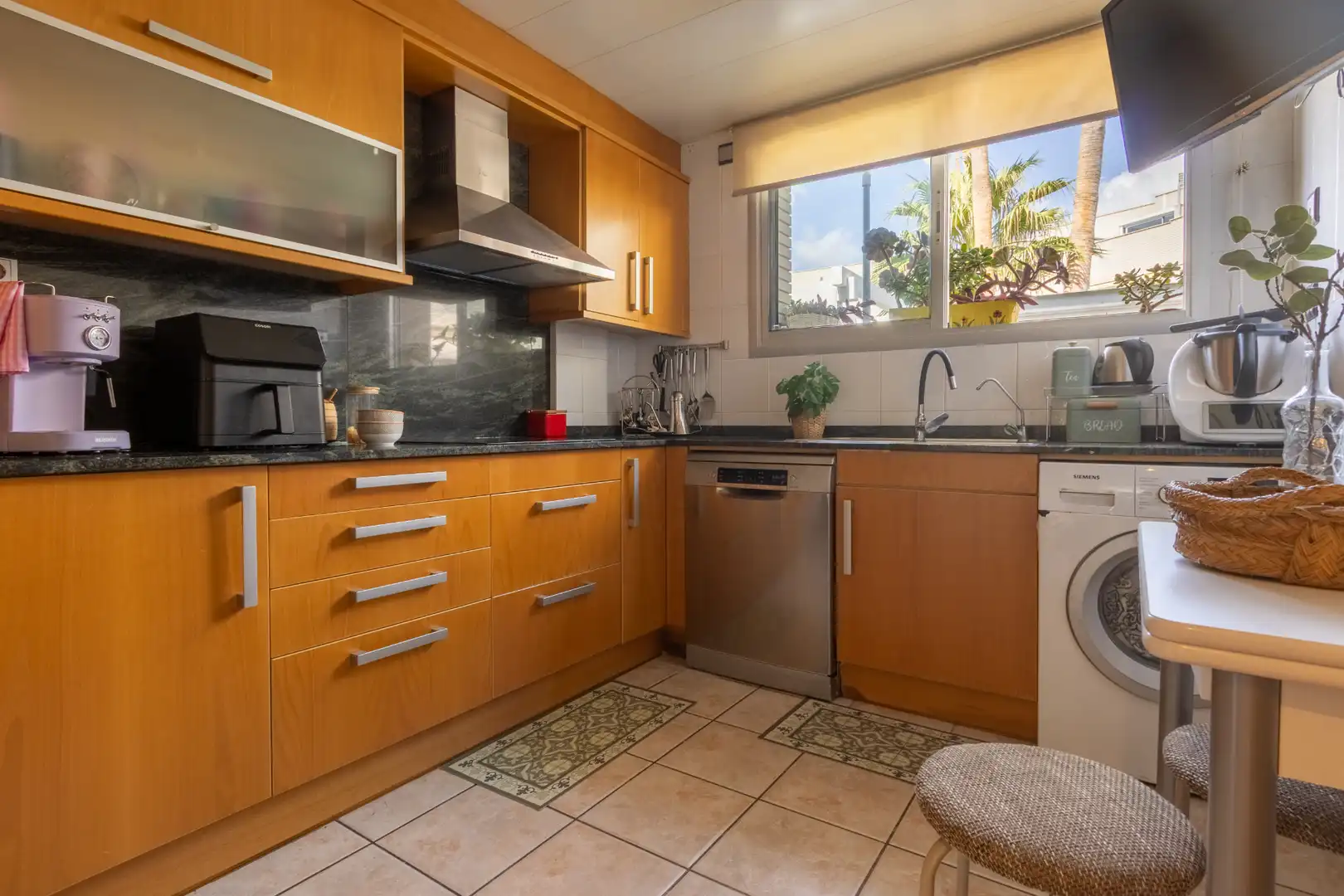 Terraced house with pool for sale in Carrer Charlie Rivel, imagen 10