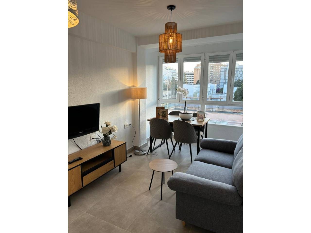Living room of Flat to rent in  Almería Capital  with Air Conditioner and Furnished