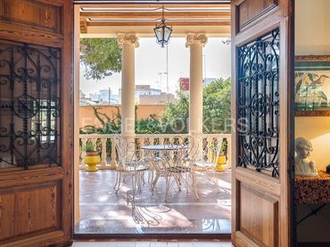 Casa con balcone in vendita a Centro