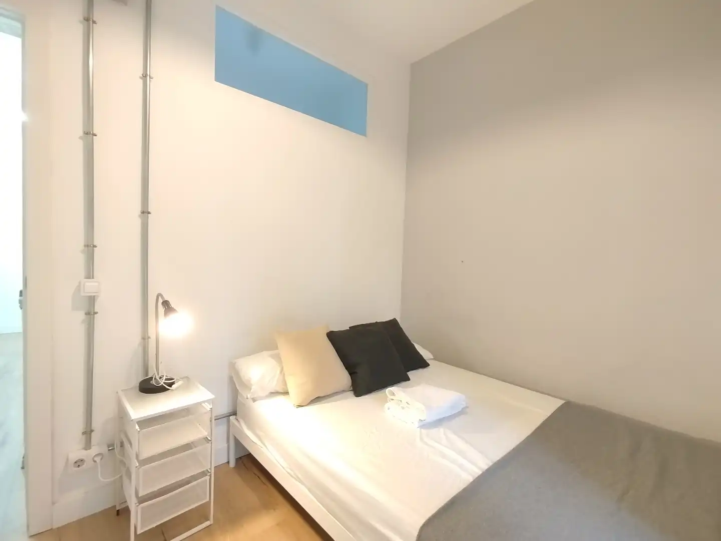 Habitación de Piso para compartir en  Madrid Capital con Aire acondicionado, Calefacción y Amueblado
