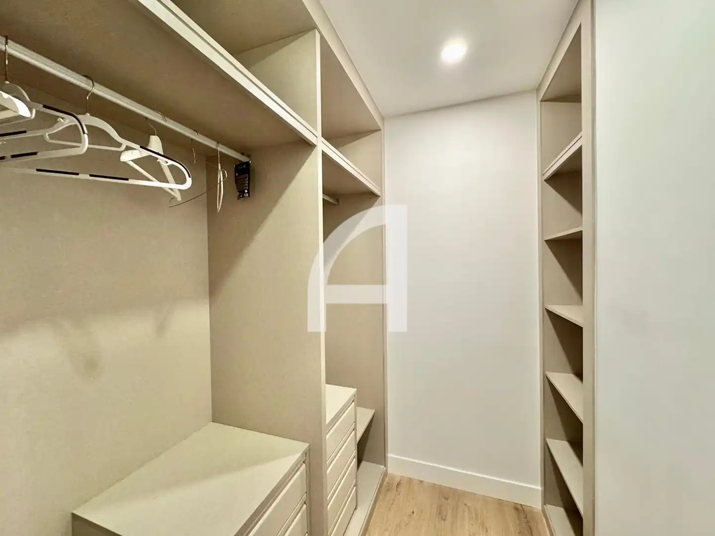 Flat for share in Madrid  with Air Conditioner, Heating and Furnished