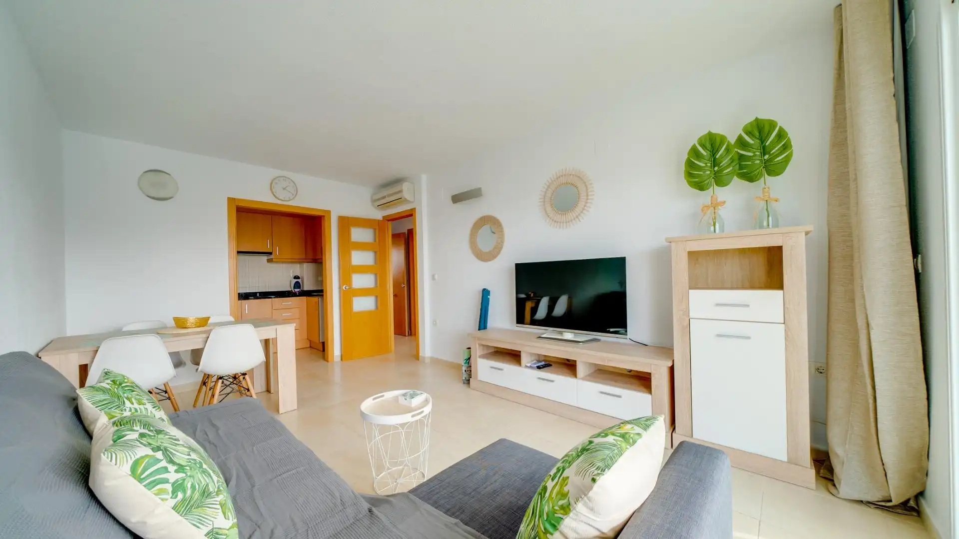 Sala de estar de Apartamento de alquiler en Benidorm con Aire acondicionado, Calefacción y Jardín privado