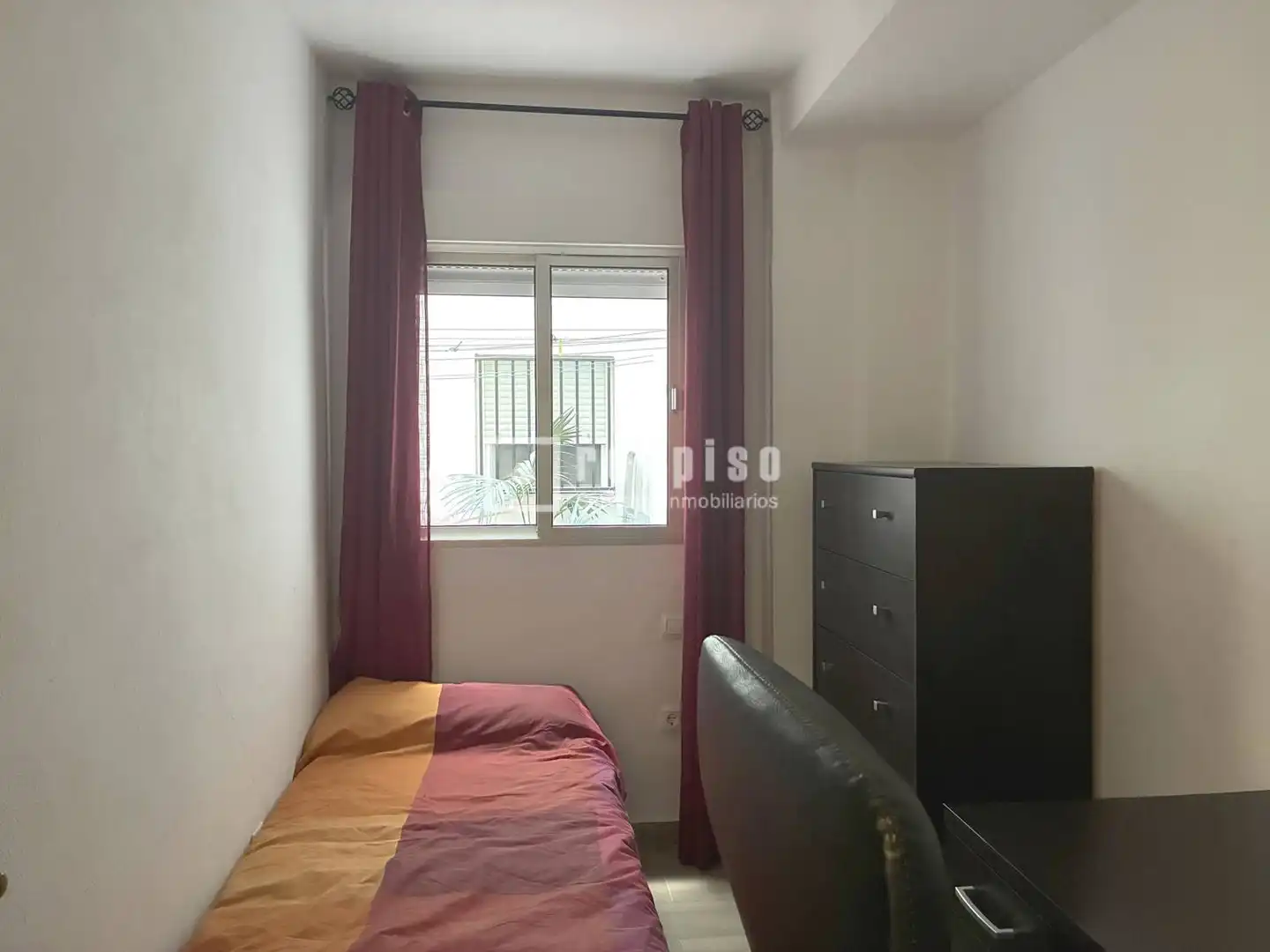 Habitación de Piso en venta en Sevilla con Aire acondicionado, Terraza y Amueblado