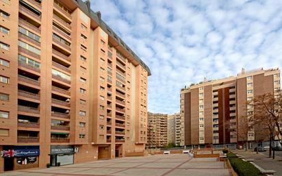 Vista exterior de Pis en venda en  Zaragoza Capital amb Terrassa i Balcó